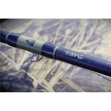SPINNING ROD BLACK CAT BLADE