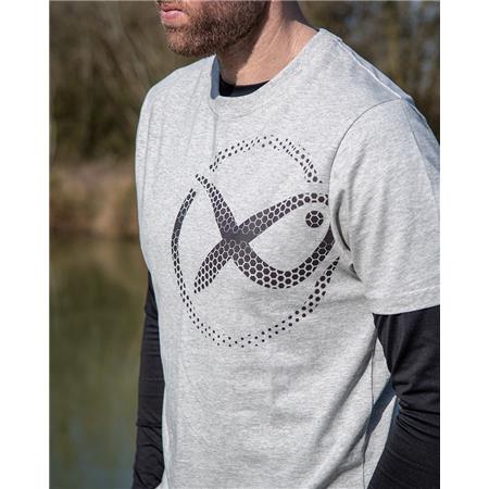T-SHIRT TIL HERRE MED KORTE ÆRMER FOX MATRIX LARGE MESH LOGO T-SHIRT - GRÅ