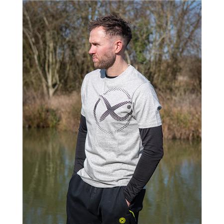T-SHIRT TIL HERRE MED KORTE ÆRMER FOX MATRIX LARGE MESH LOGO T-SHIRT - GRÅ