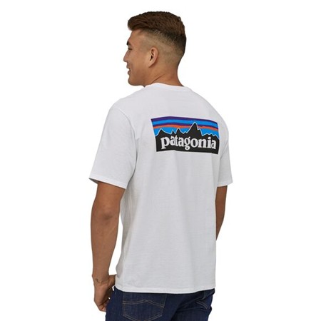 T-SHIRT TIL MÆND MED KORTE ÆRMER PATAGONIA P-6 LOGO RESPONSIBILI-TEE - HVID