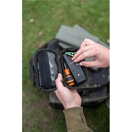 TILBEHØRSETUI KORDA COMPAC 70 TACKLE POUCH DARK KAMO