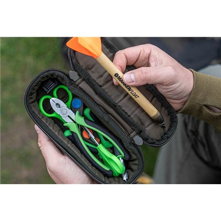 TILBEHØRSTASKE KORDA COMPAC 55 TACKLE POUCH DARK KAMO