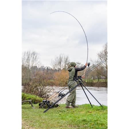 TREFOD KORUM DELUXE RIVER TRIPOD 3 ROD WIDE