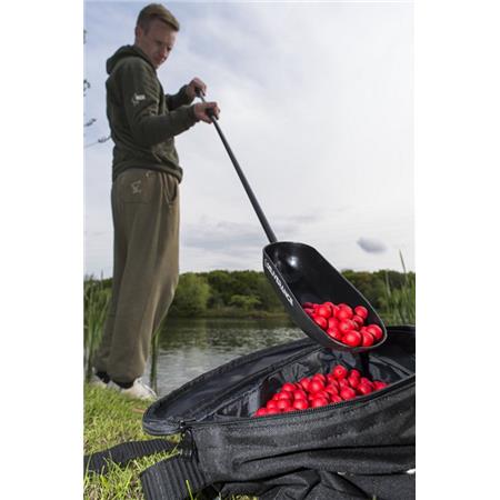 UITBREIDING VOOR OPSTARTSCHOP NASH SPOT ON LONG RANGE BAITING POLE