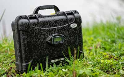 Batteries & chargers