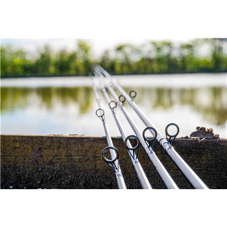 VARA DE FUNDO / GAIOLA DE ISCO PRESTON INNOVATIONS DURA CARP FEEDER