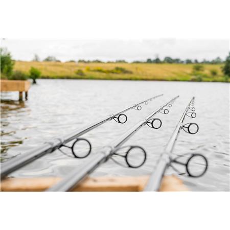 VARA DE FUNDO / GAIOLA DE ISCO PRESTON INNOVATIONS MONSTER XTREME DISTANCE FEEDER RODS