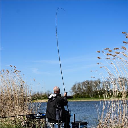 WĘDKA FEEDER CRESTA IDENTITY ZXT MEDIUM DISTANCE